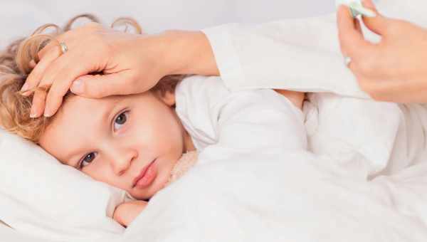 Симптоми ГРВІ у маленьких дітей: ознаки в інкубаційний період і методи лікування малюків до року і старше