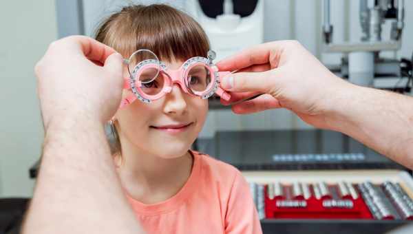 Причини і способи лікування косоглазія у дітей до року і старше: як виправити порушення зору?