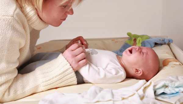 Соплі біля грудничка: швидке та ефективне лікування нежитю у новонародженої та дитини до 1 року в домашніх умовах
