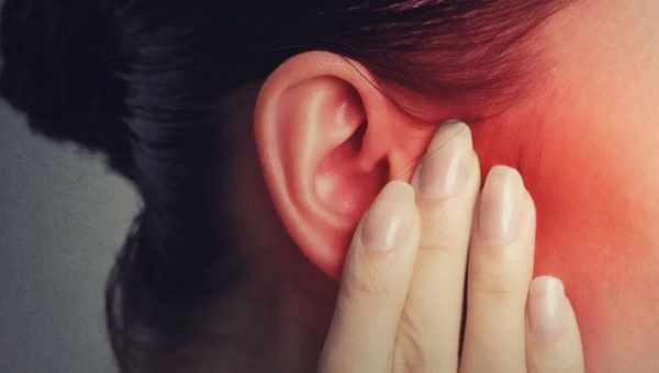 Що означає поява шишки за вухом на кістці у дитини: причини та лікування ущільнень
