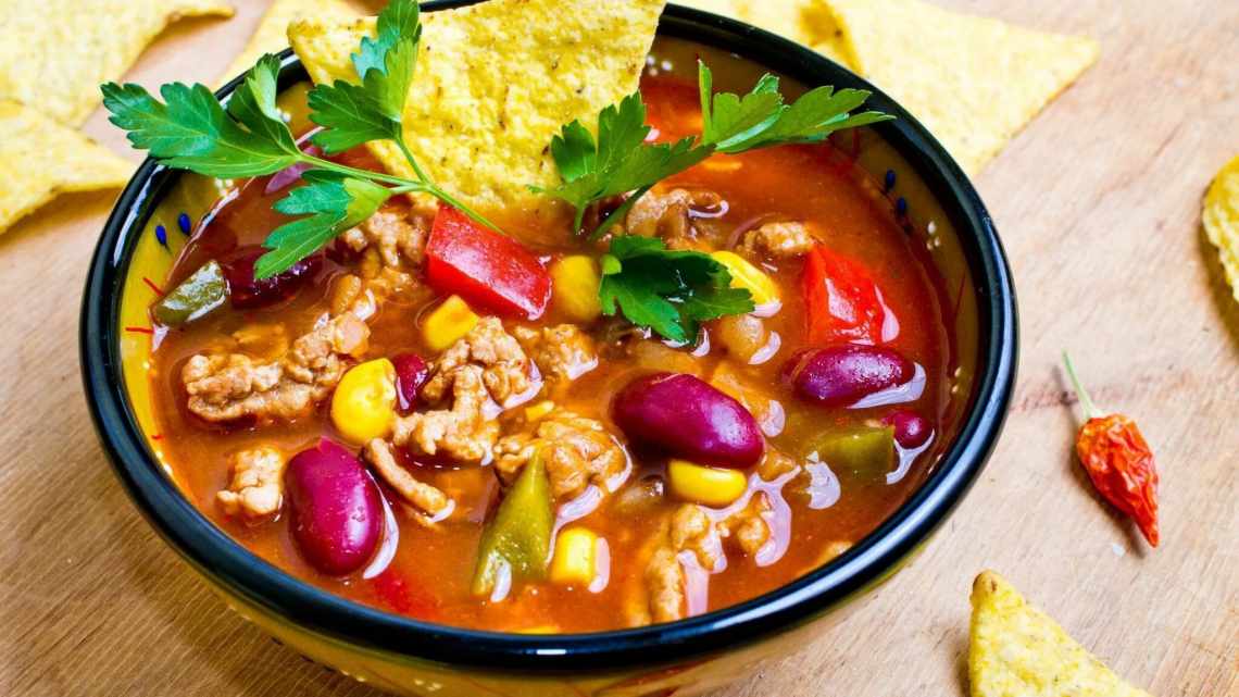 Мексиканський кукурудзяний суп з начос